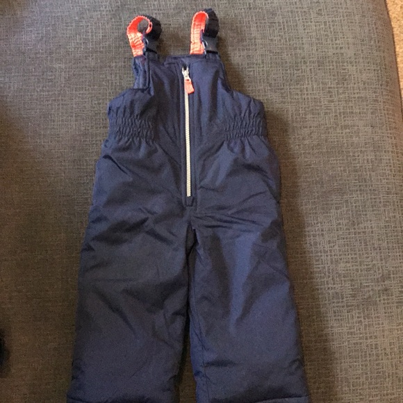 Like new- Carters, boys two piece Dino snowsuit, 24 months - Picture 2 of 6